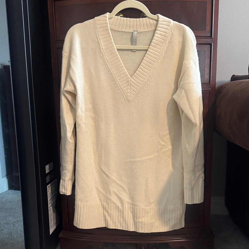 Athleta Cream V-Neck Tunic Sweater